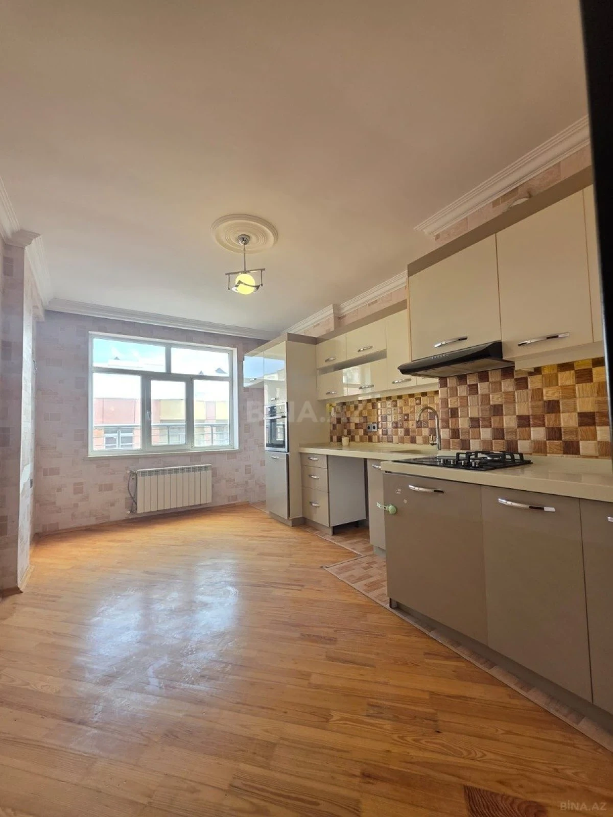 Satılır 3 otaqlı mənzil 107 m²
