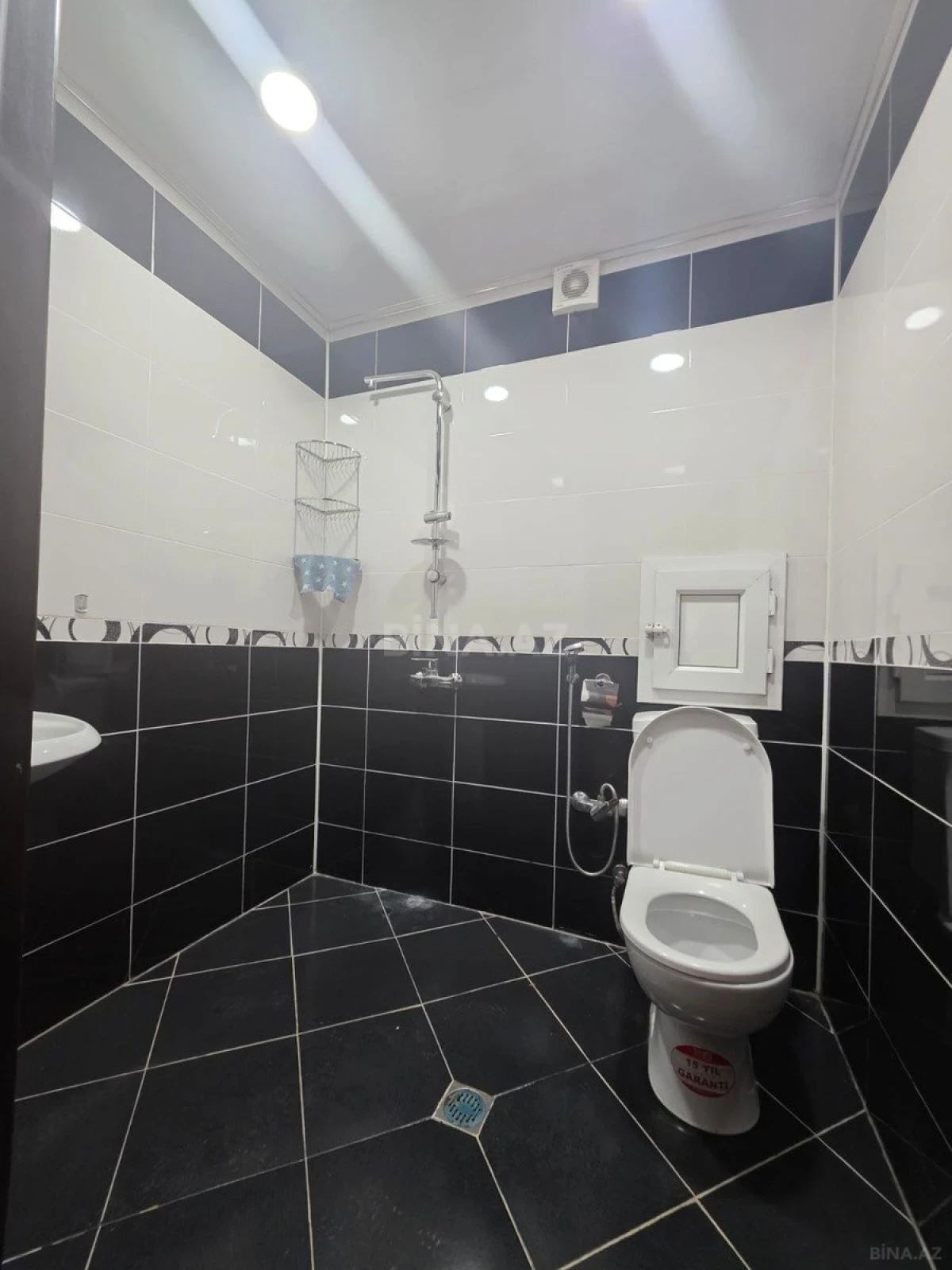 Satılır 3 otaqlı mənzil 107 m²