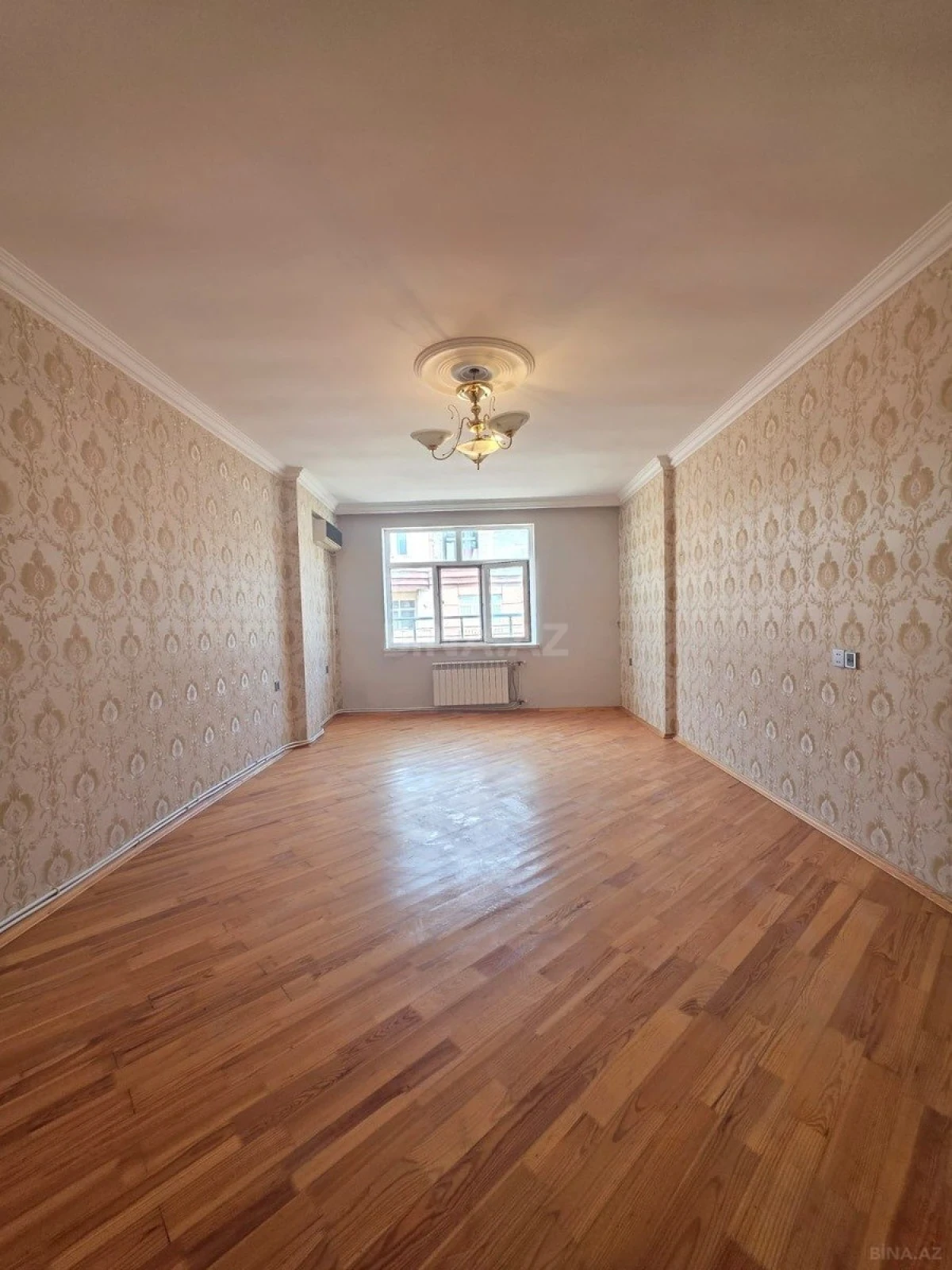 Satılır 3 otaqlı mənzil 107 m²