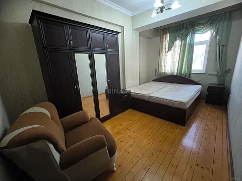 Kirayə verilir 3 otaqlı mənzil 110 m²