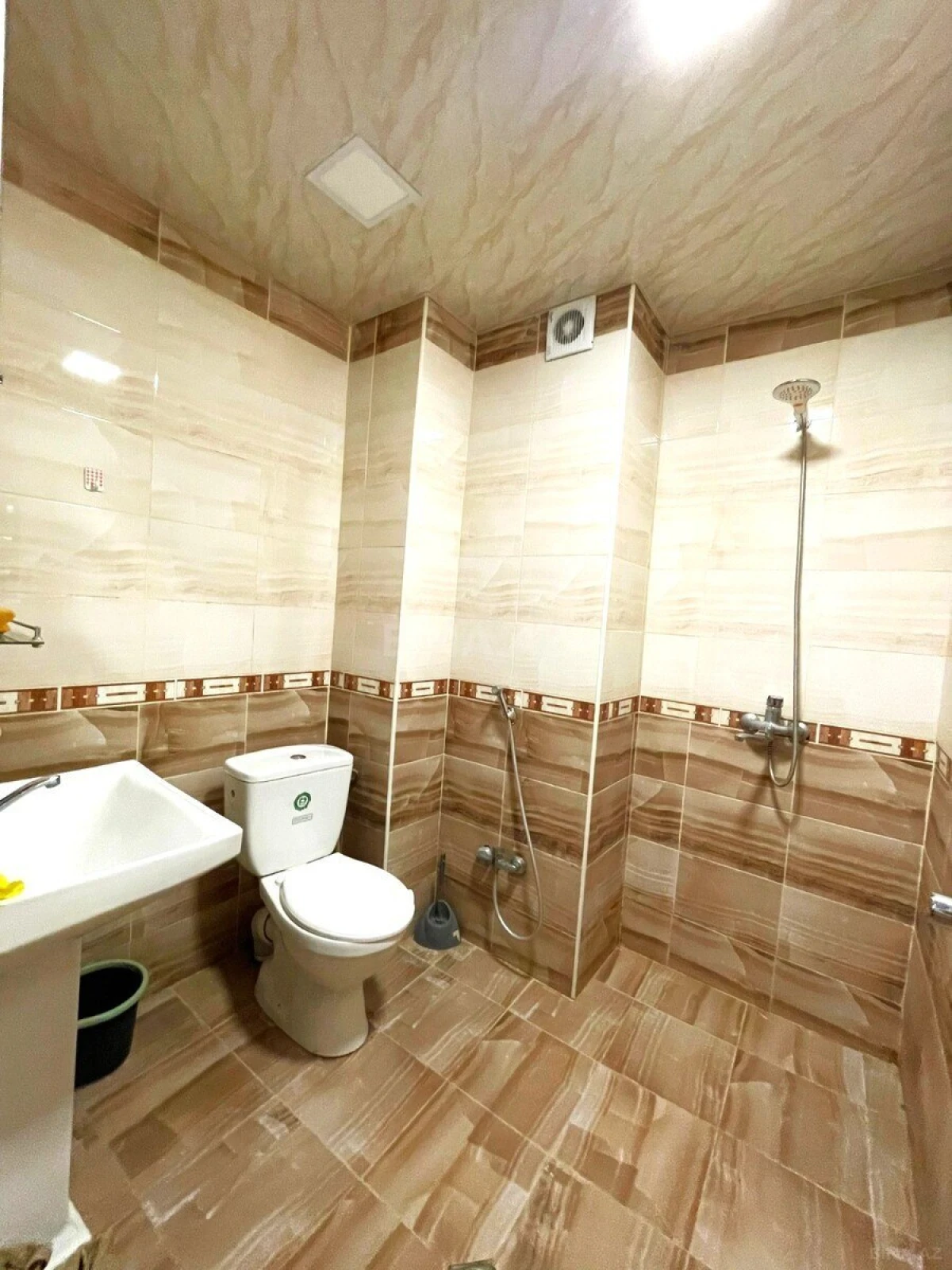 Kirayə verilir 2 otaqlı mənzil 70 m²