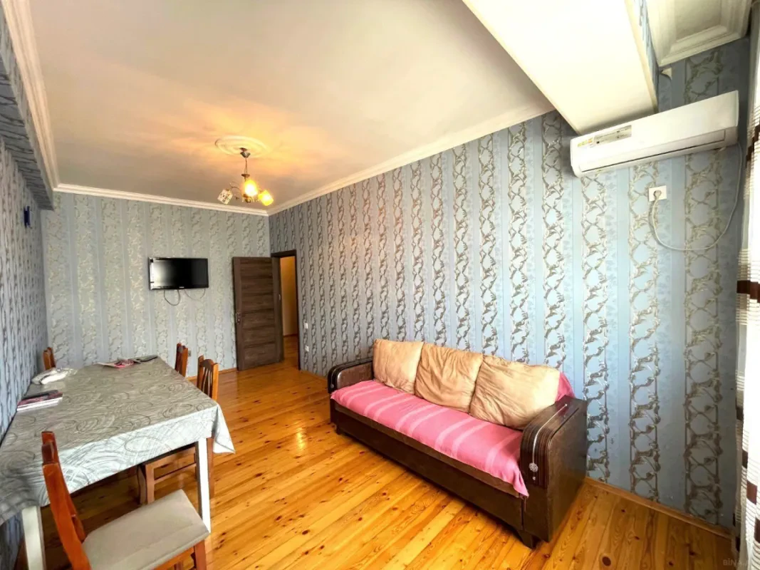 Kirayə verilir 2 otaqlı mənzil 70 m²