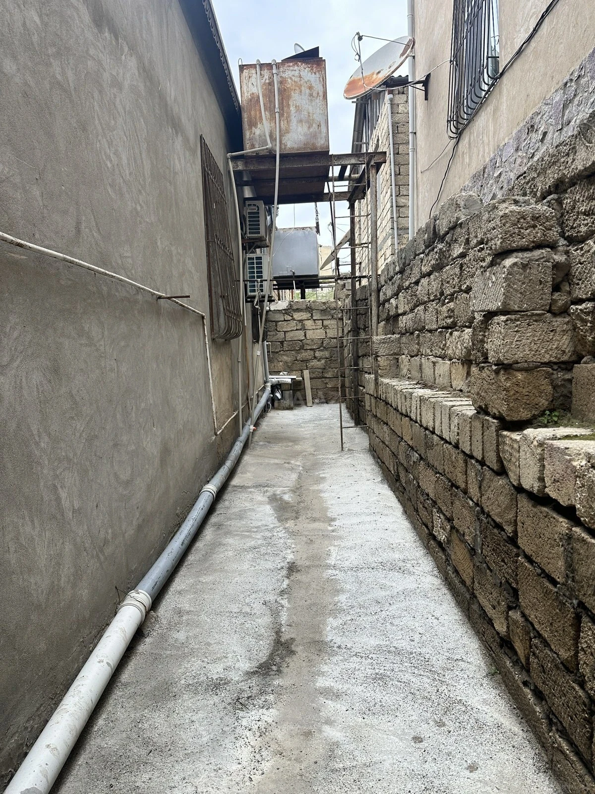 Satılır 4 otaqlı həyət evi 120 m²