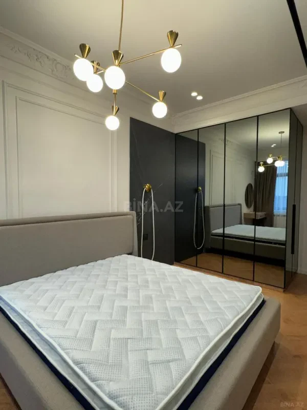 Satılır 3 otaqlı mənzil 108 m²