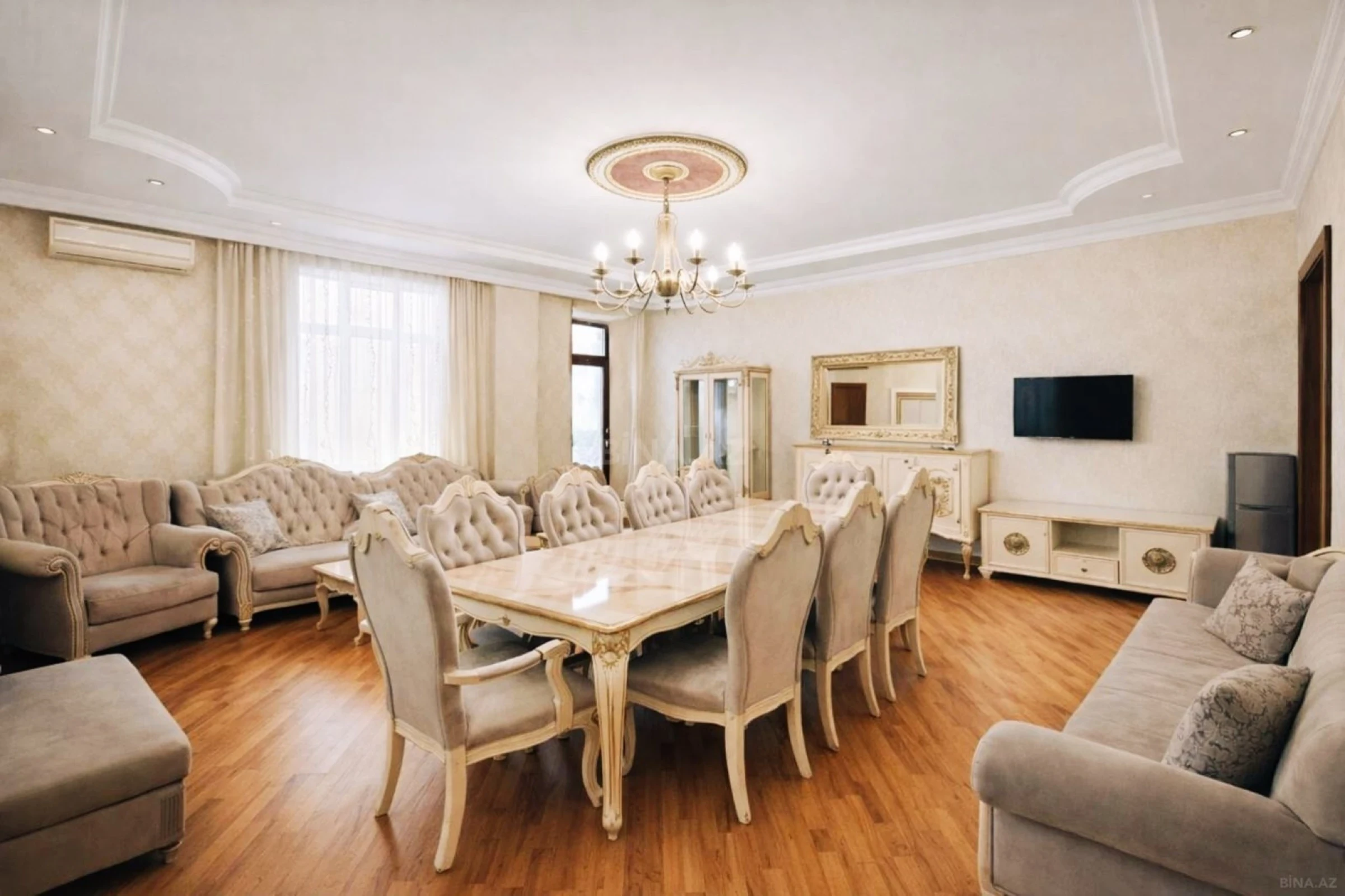 Satılır 3 otaqlı mənzil 105 m²