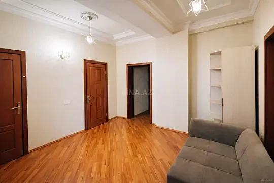Satılır 3 otaqlı mənzil 105 m²