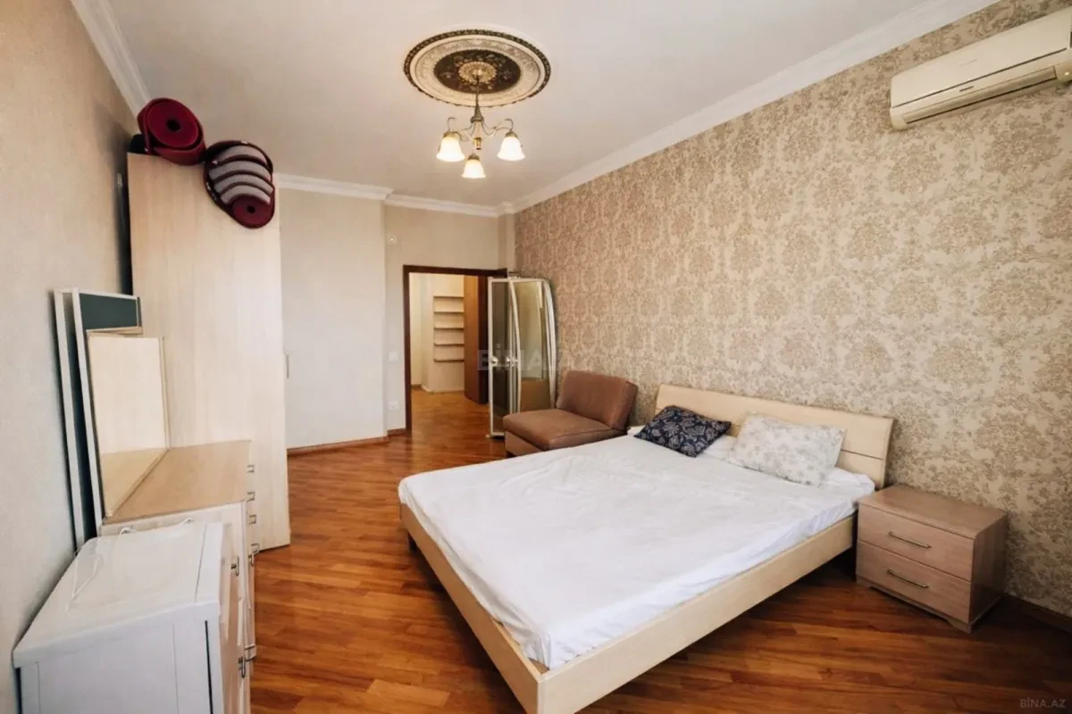 Satılır 3 otaqlı mənzil 105 m²
