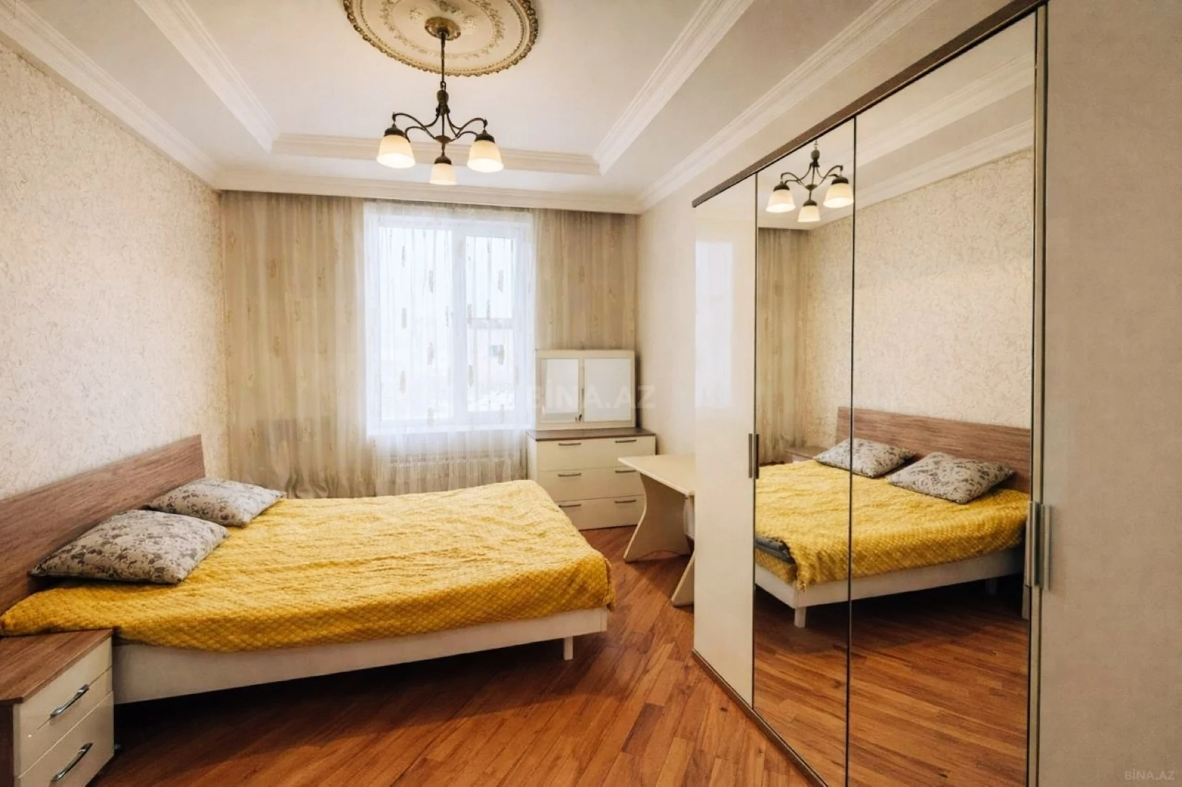 Satılır 3 otaqlı mənzil 105 m²