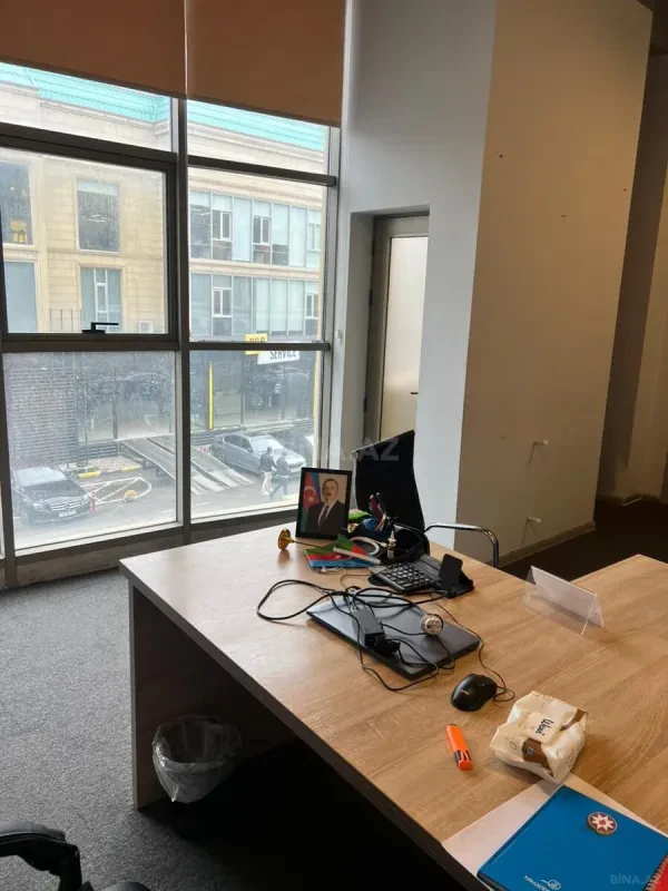 Kirayə verilir 2 otaqlı ofis 65 m²