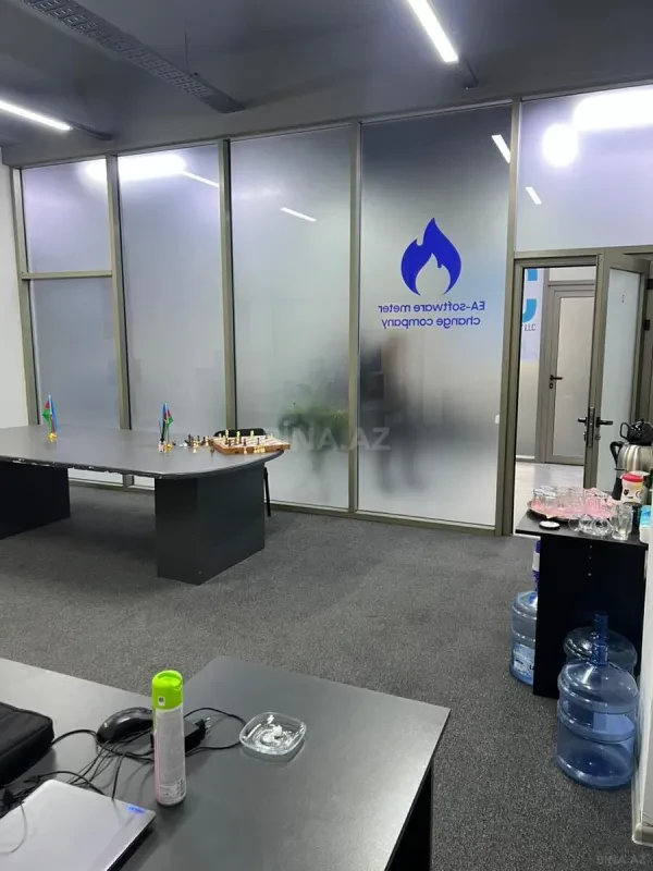Kirayə verilir 2 otaqlı ofis 65 m²