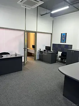 Kirayə verilir 2 otaqlı ofis 65 m²