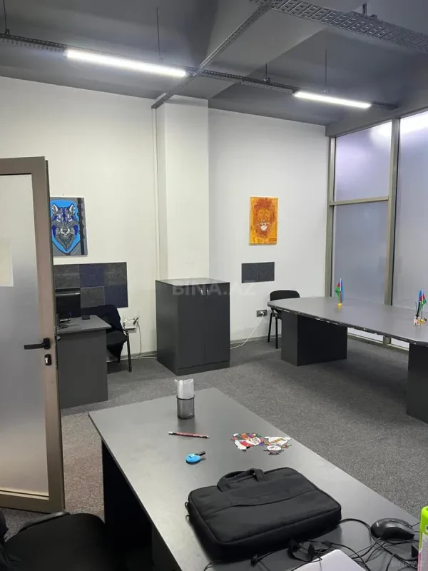 Kirayə verilir 2 otaqlı ofis 65 m²