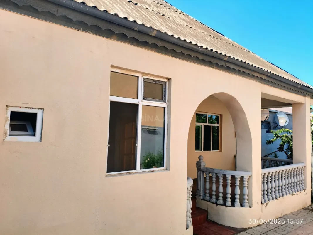 Satılır 4 otaqlı həyət evi 125 m²