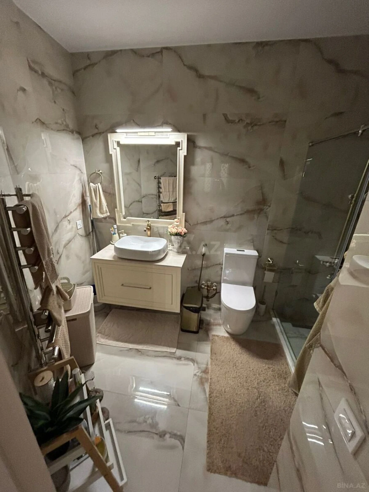 Satılır 4 otaqlı mənzil 105 m²