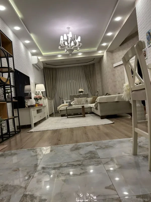 Satılır 4 otaqlı mənzil 105 m²