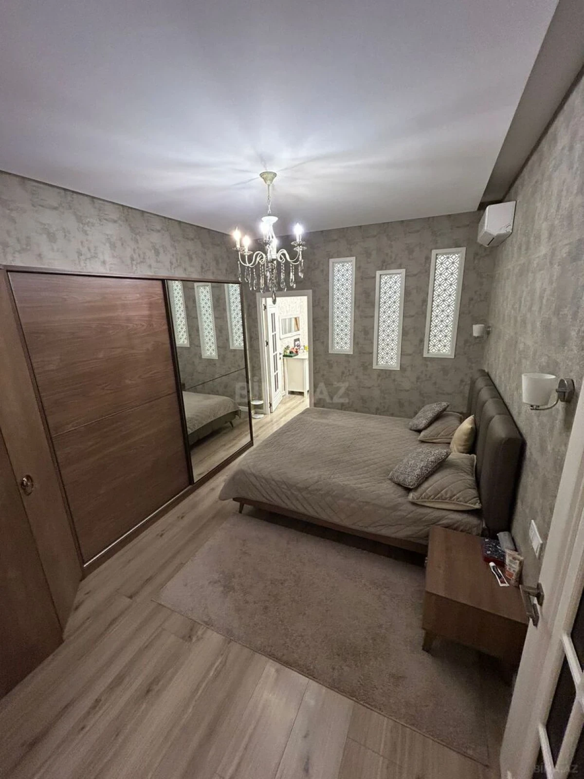 Satılır 4 otaqlı mənzil 105 m²