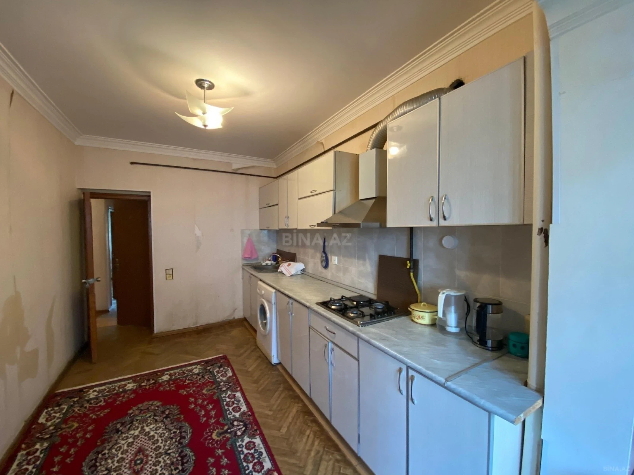 Satılır 4 otaqlı mənzil 100 m²
