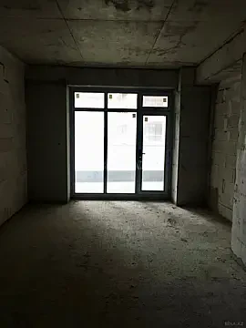 Satılır 4 otaqlı mənzil 174 m²