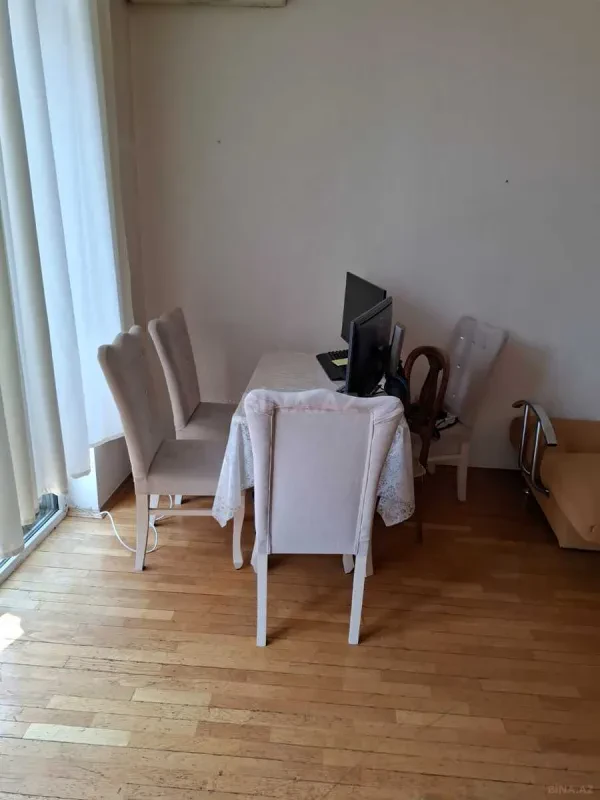 Kirayə verilir 2 otaqlı mənzil 70 m²