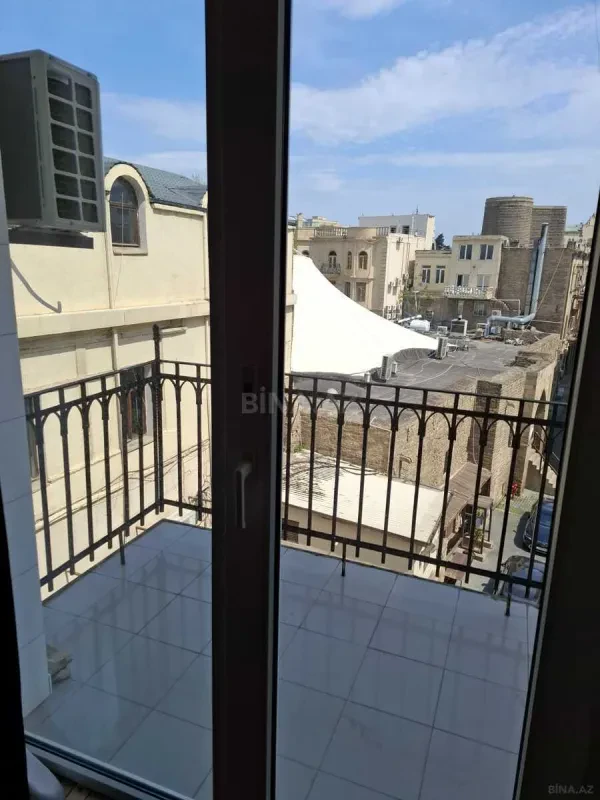 Kirayə verilir 2 otaqlı mənzil 70 m²