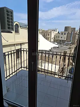 Kirayə verilir 2 otaqlı mənzil 70 m²