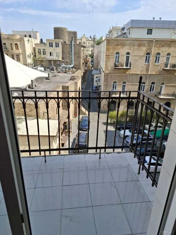 Kirayə verilir 2 otaqlı mənzil 70 m²