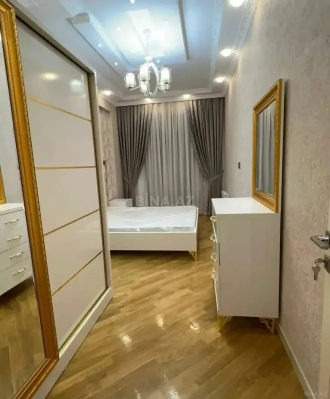 Satılır 2 otaqlı mənzil 65 m²