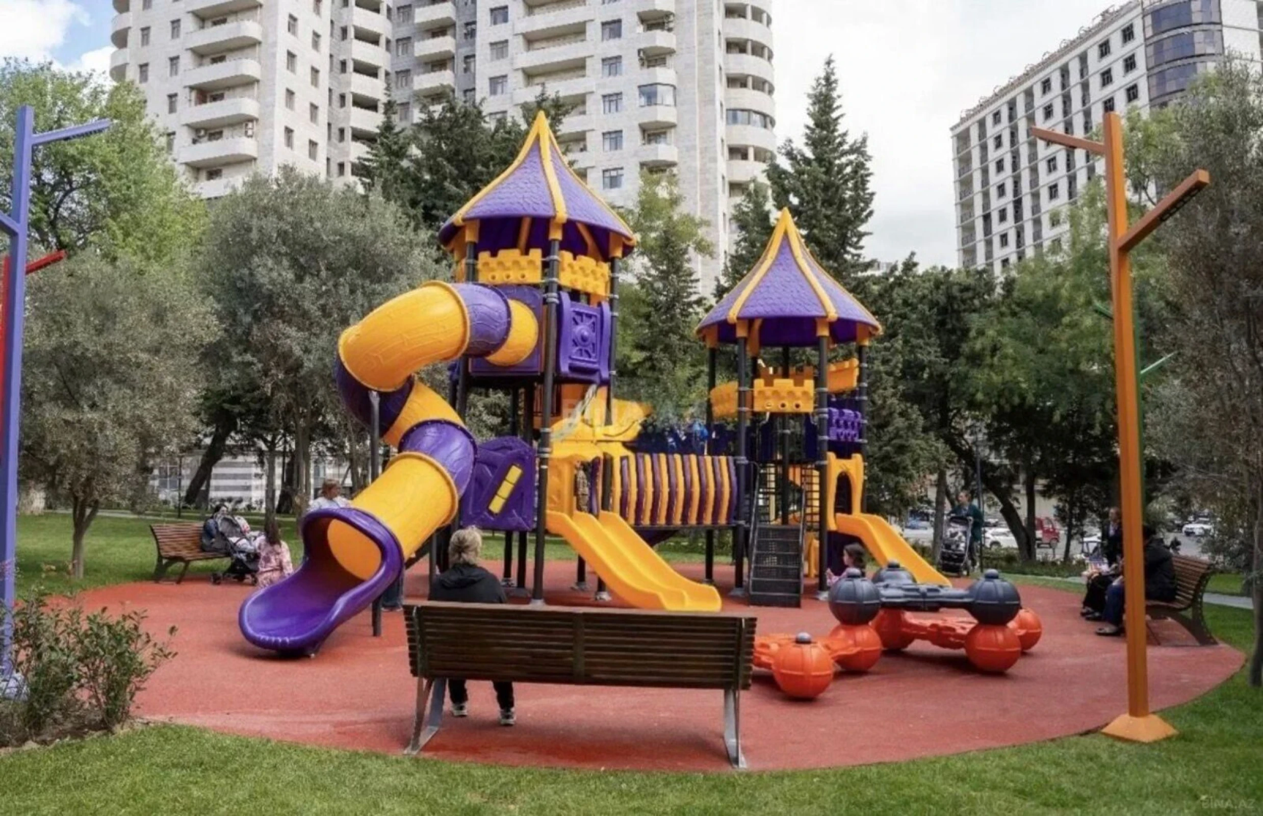 Satılır 2 otaqlı mənzil 56 m²