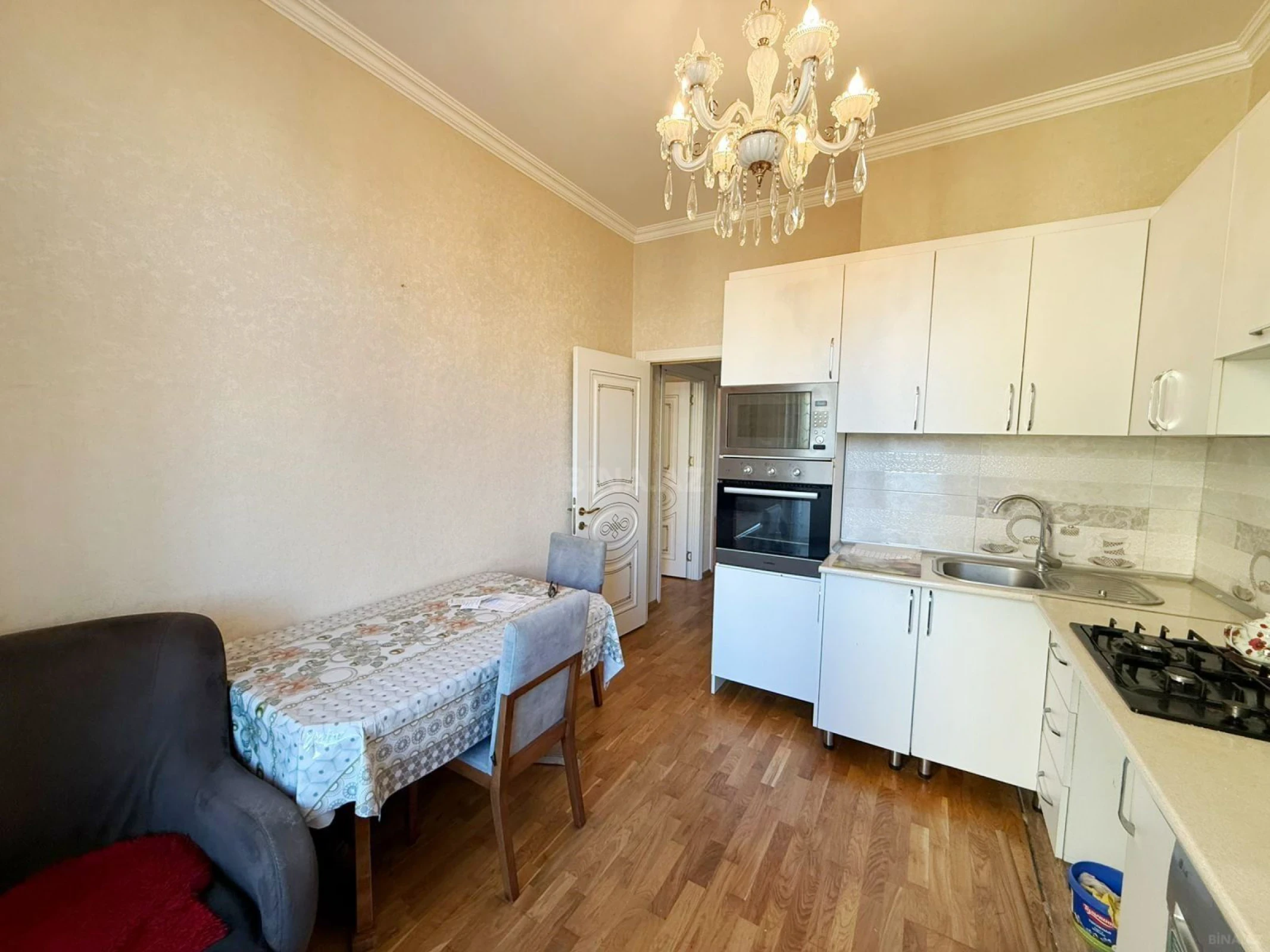 Satılır 2 otaqlı mənzil 67 m²