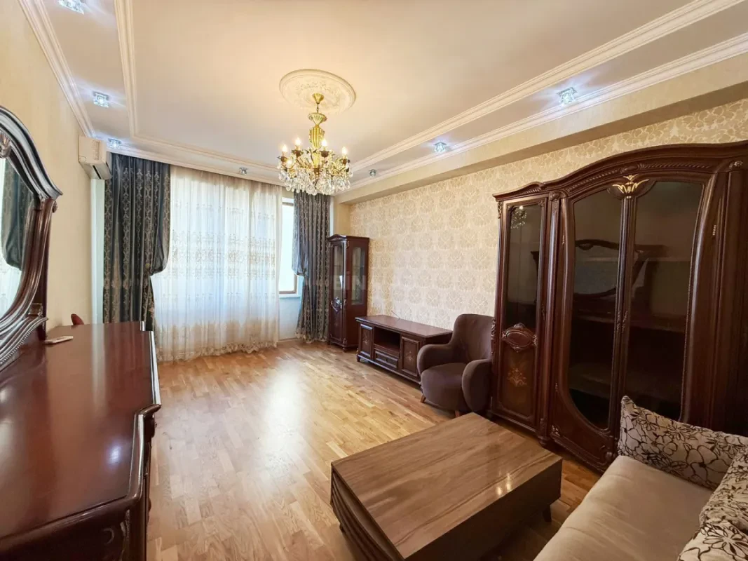 Satılır 2 otaqlı mənzil 67 m²
