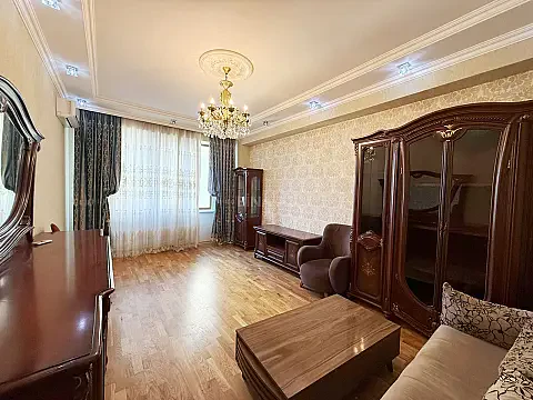 Satılır 2 otaqlı mənzil 67 m²