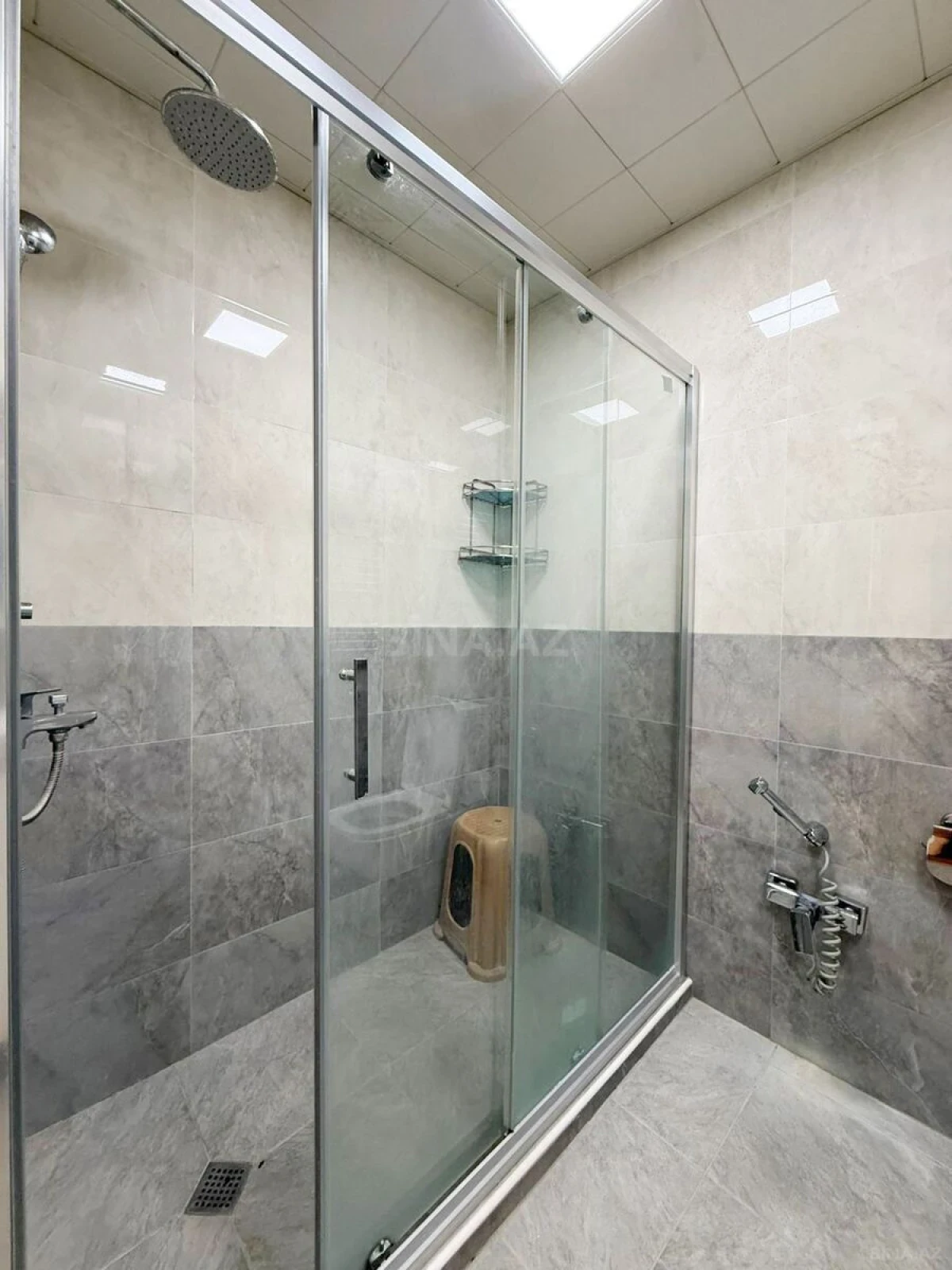 Satılır 2 otaqlı mənzil 67 m²