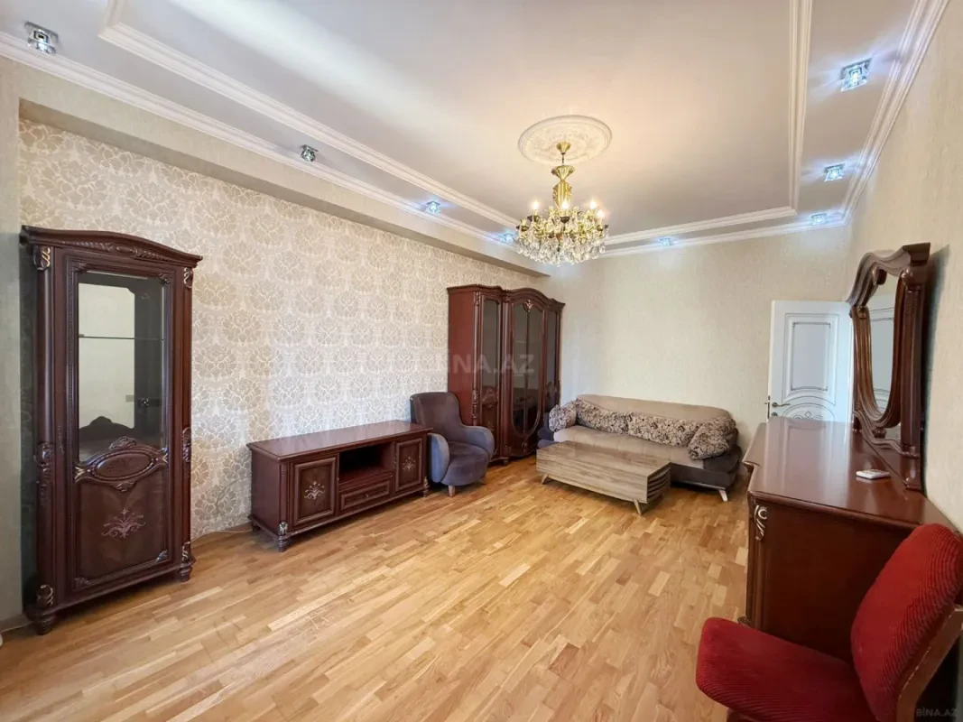 Satılır 2 otaqlı mənzil 67 m²