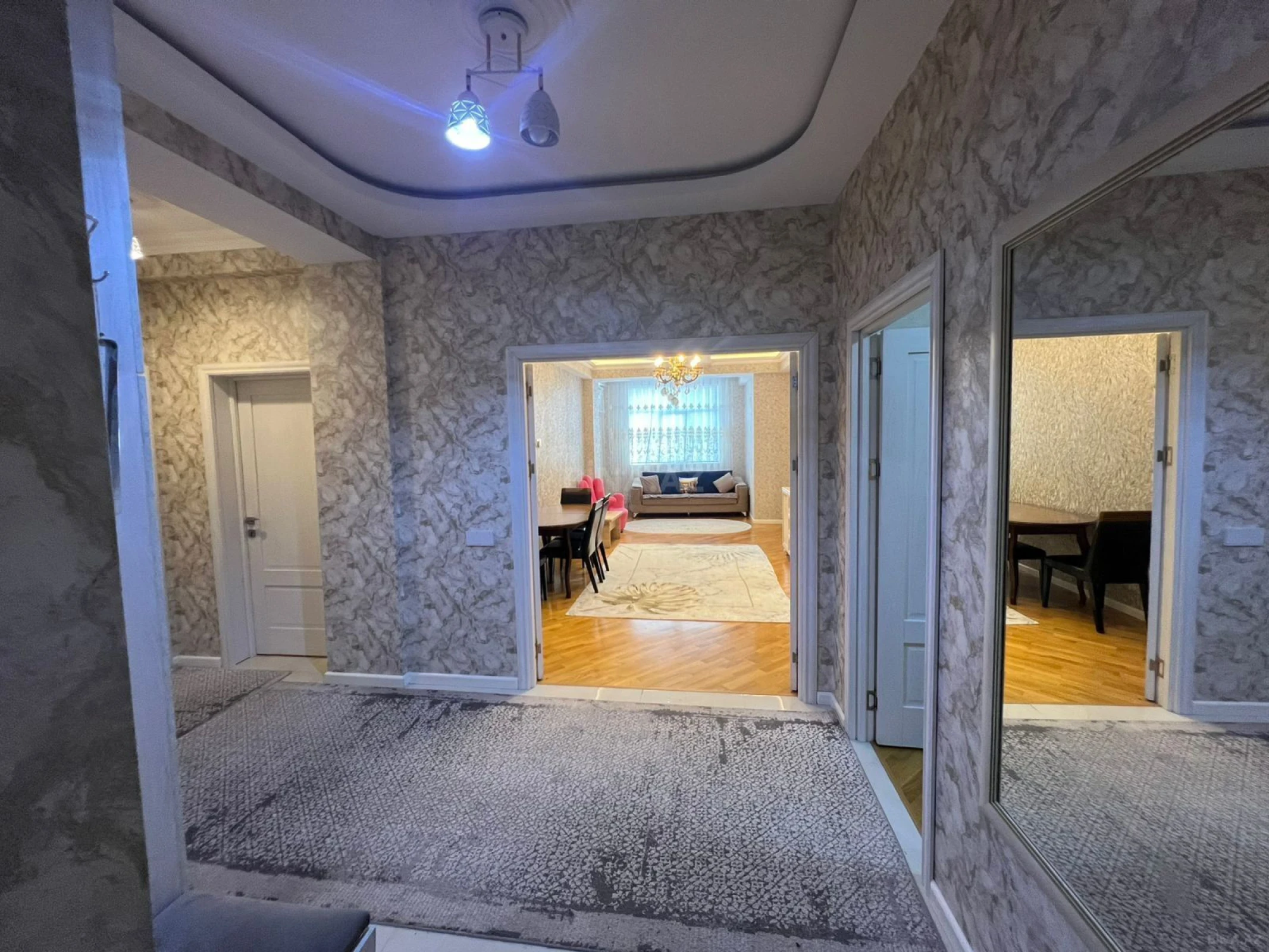 Kirayə verilir 3 otaqlı mənzil 100 m²