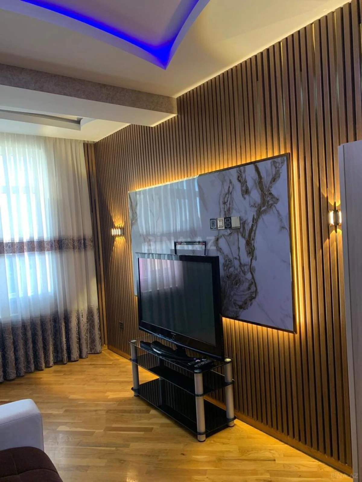Kirayə verilir 3 otaqlı mənzil 107 m²