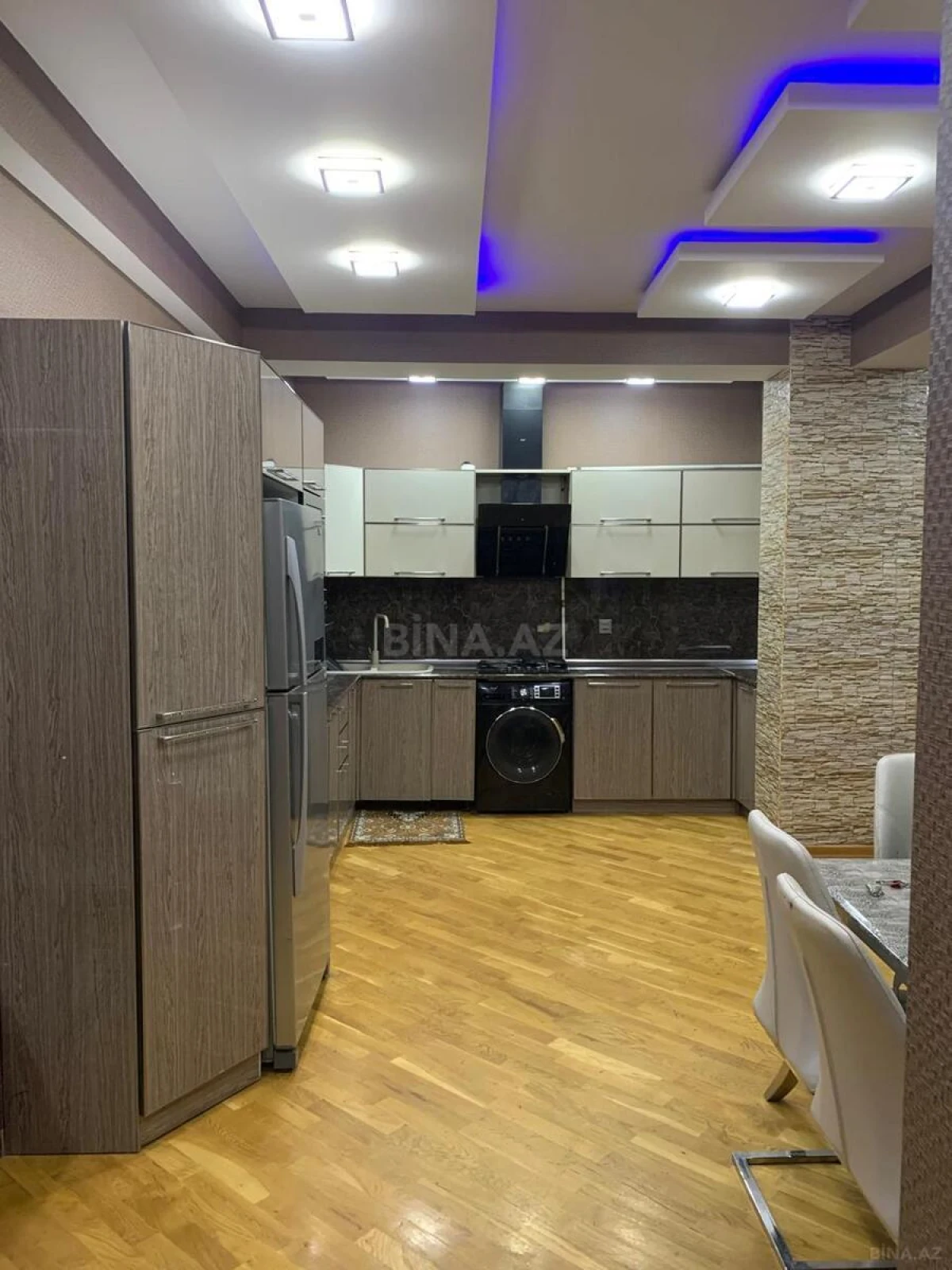 Kirayə verilir 3 otaqlı mənzil 107 m²