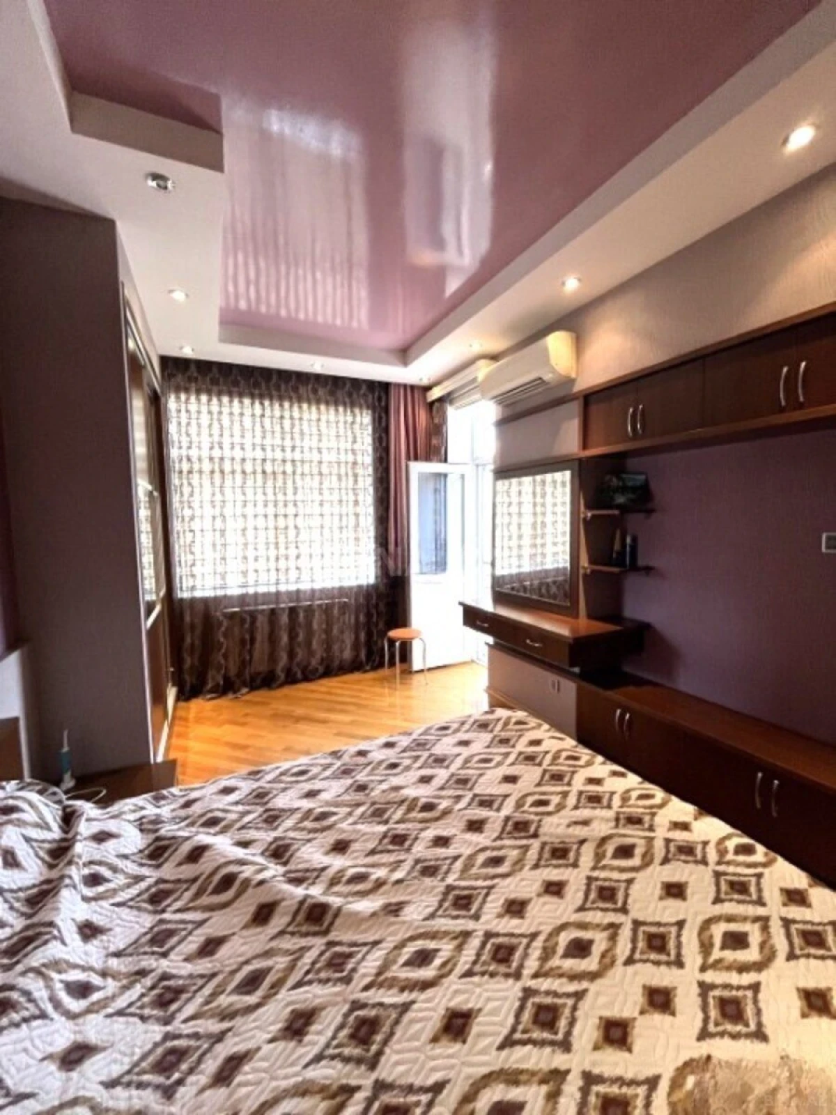Satılır 3 otaqlı mənzil 125 m²