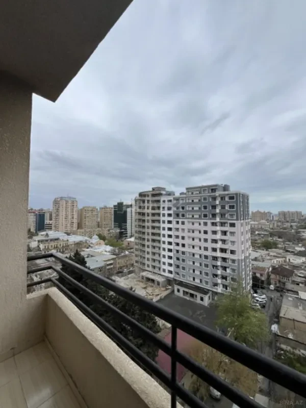 Satılır 3 otaqlı mənzil 125 m²