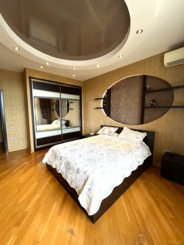 Satılır 3 otaqlı mənzil 125 m²