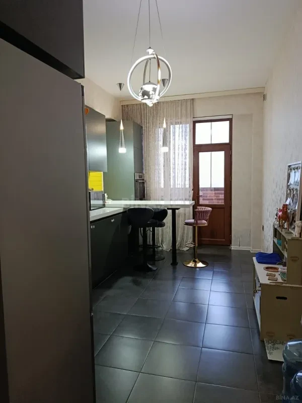 Satılır 2 otaqlı mənzil 86 m²