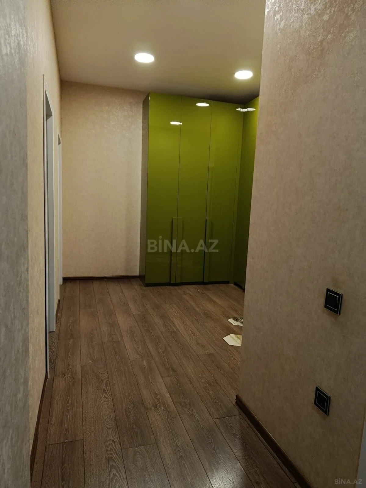 Satılır 2 otaqlı mənzil 86 m²