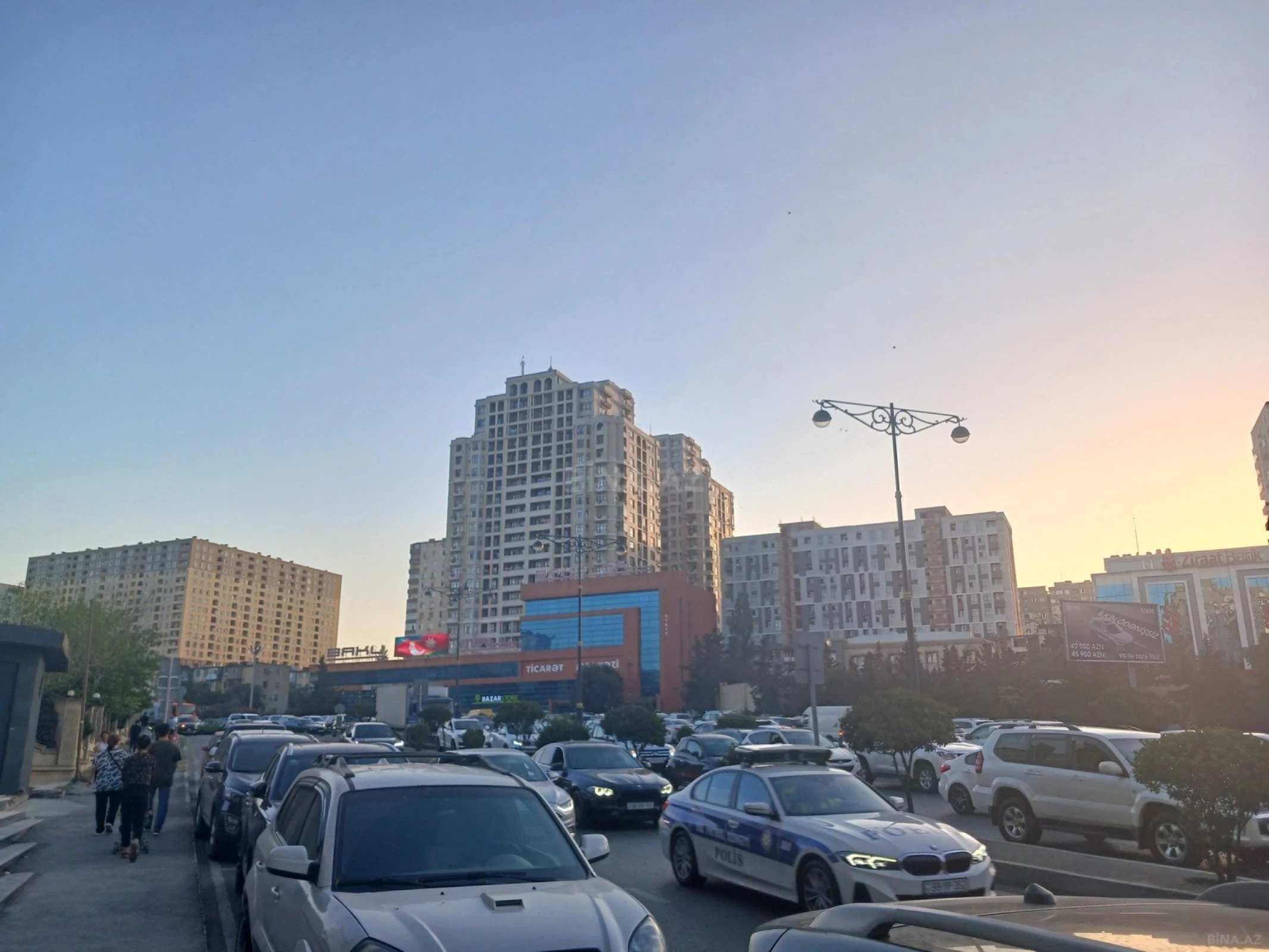 Satılır 3 otaqlı mənzil 125 m²