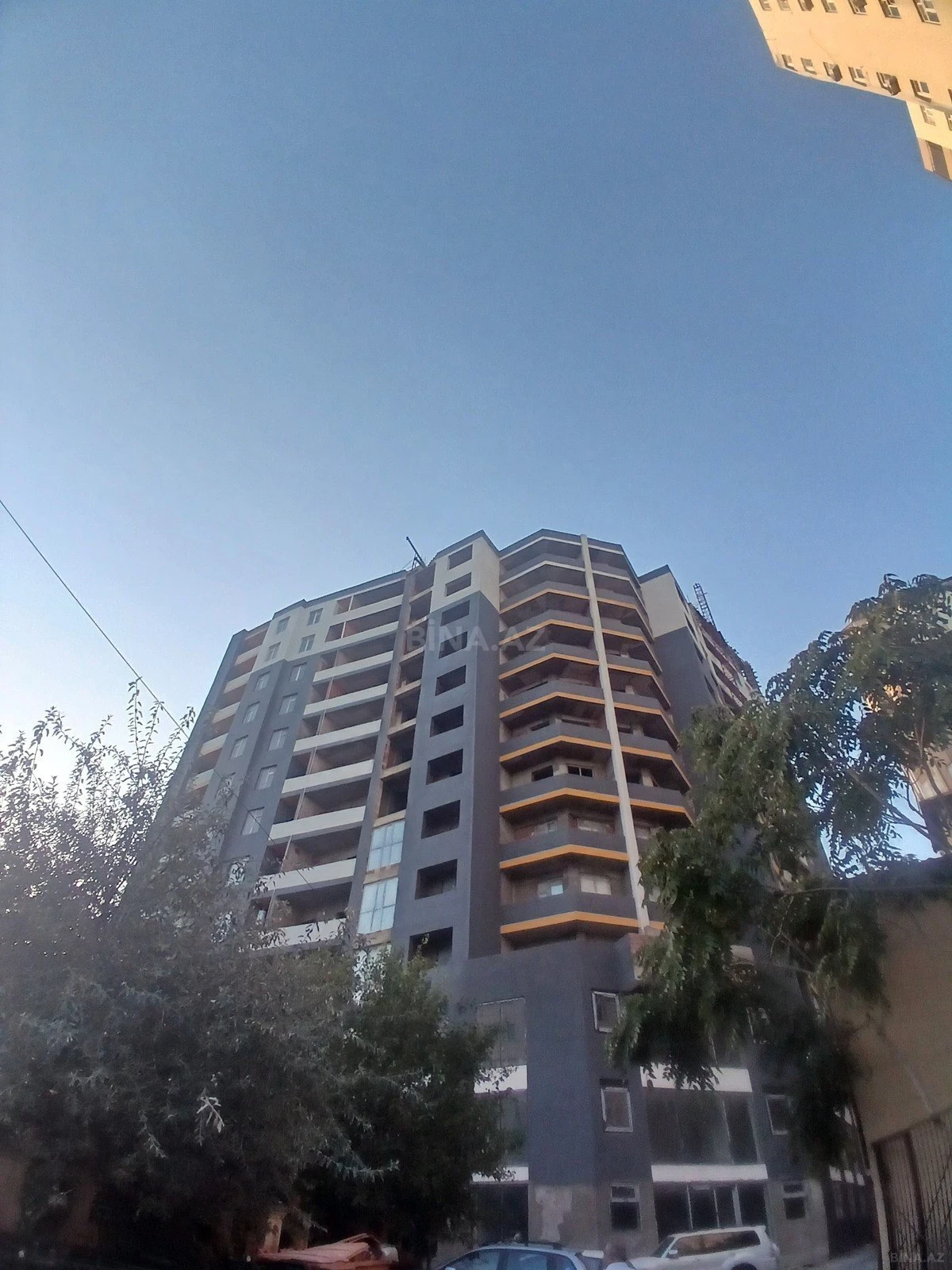 Satılır 3 otaqlı mənzil 125 m²