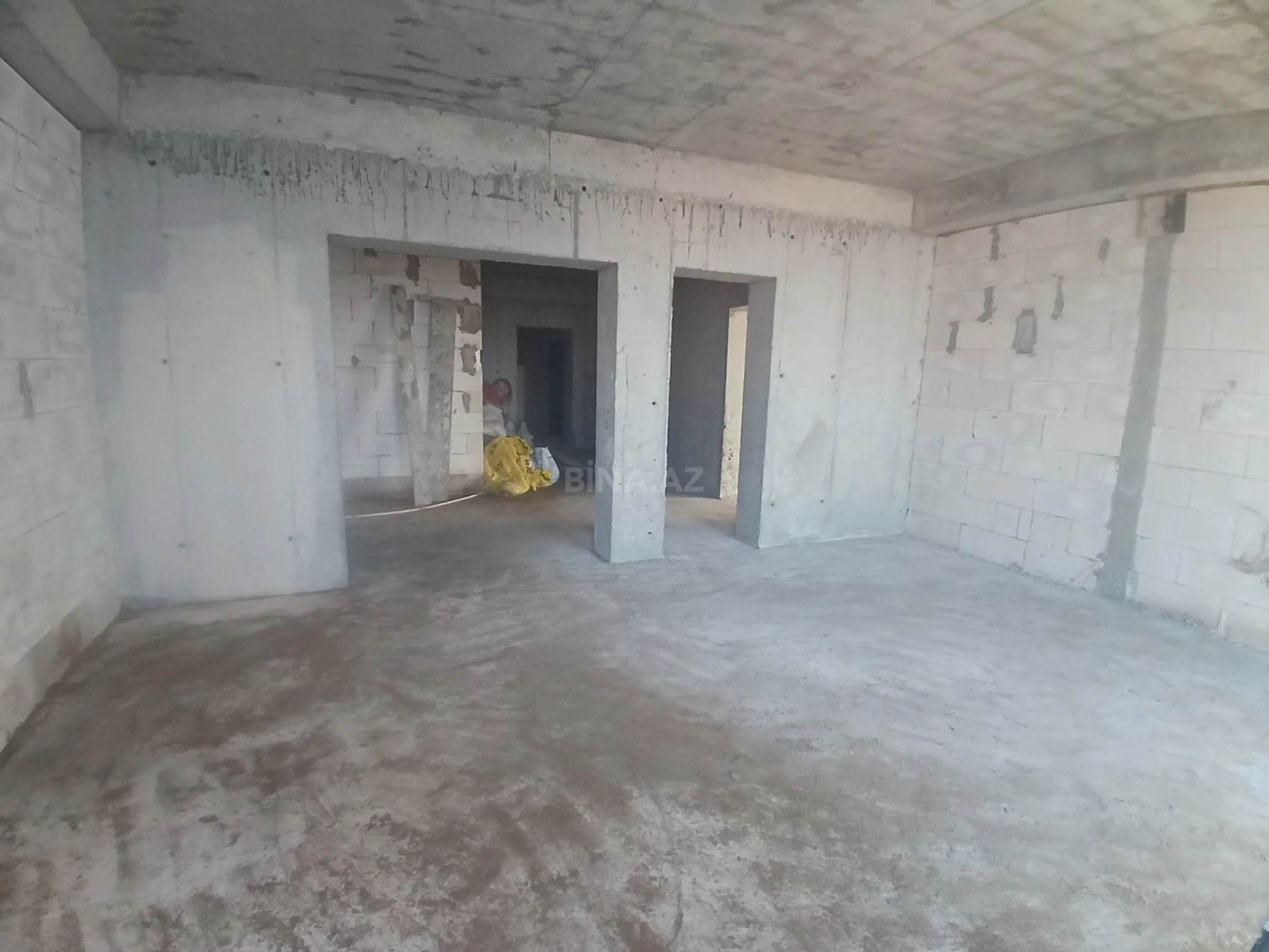 Satılır 3 otaqlı mənzil 125 m²