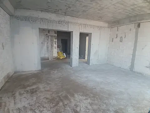 Satılır 3 otaqlı mənzil 125 m²