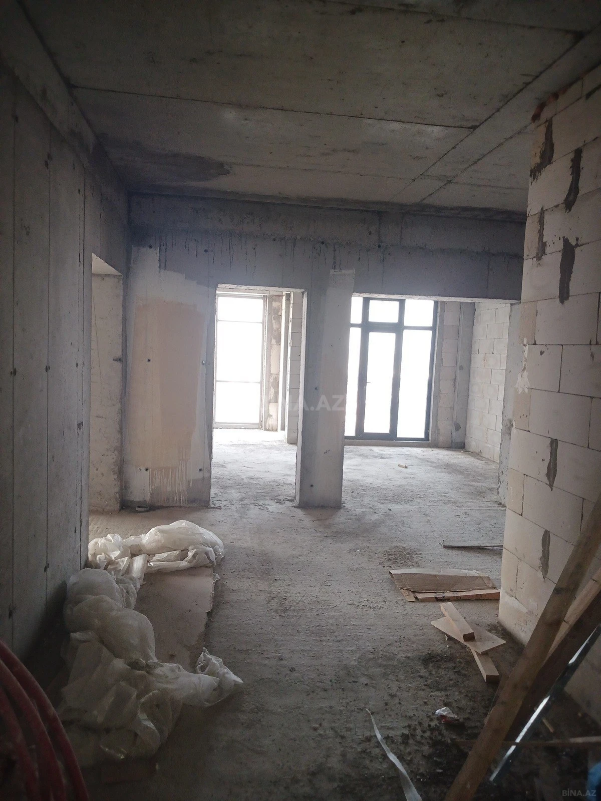 Satılır 3 otaqlı mənzil 125 m²