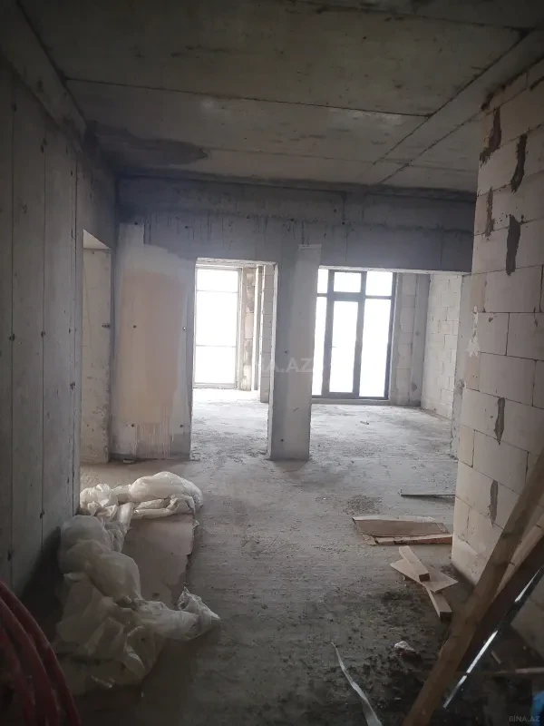 Satılır 3 otaqlı mənzil 125 m²