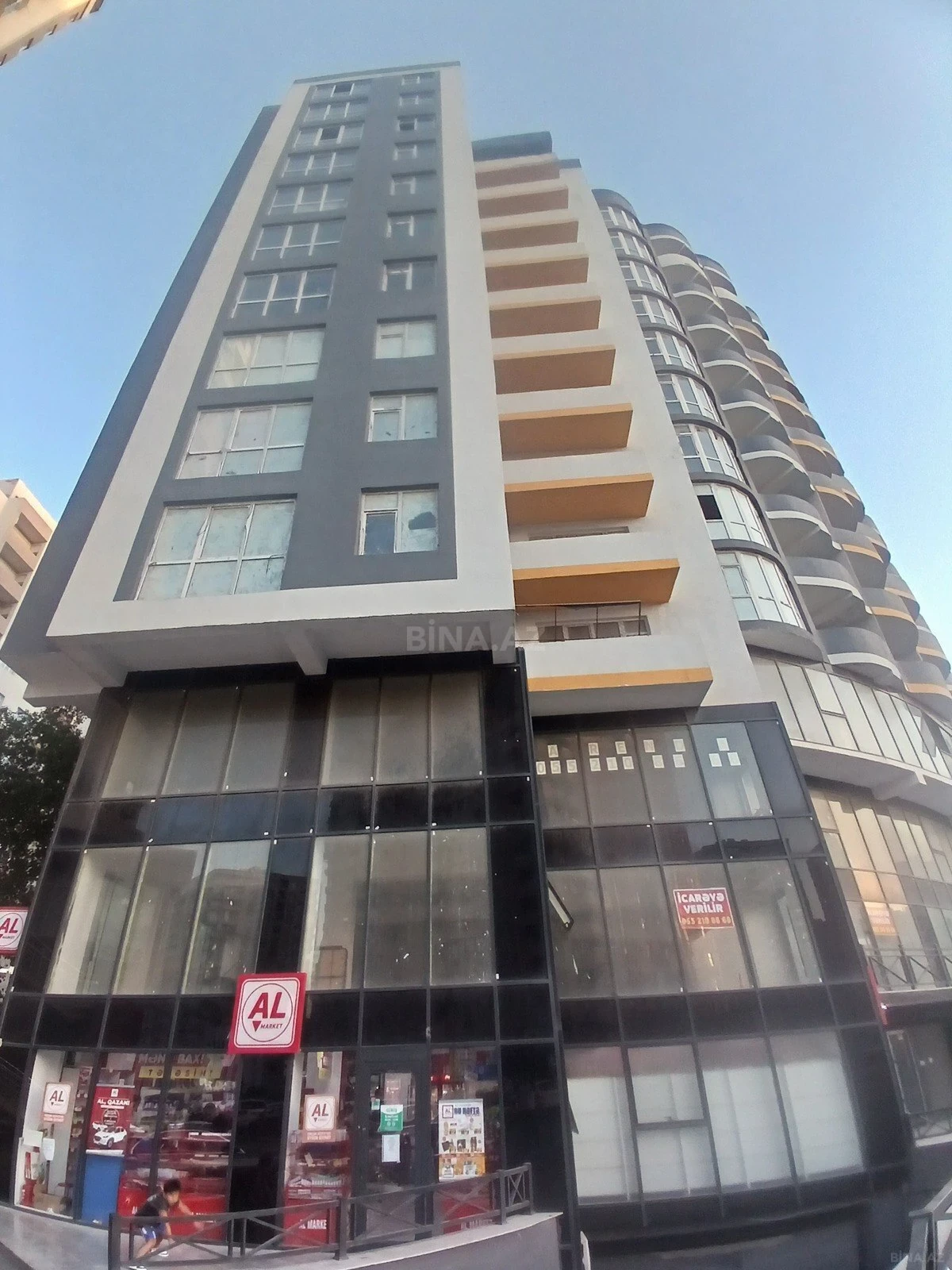 Satılır 3 otaqlı mənzil 125 m²