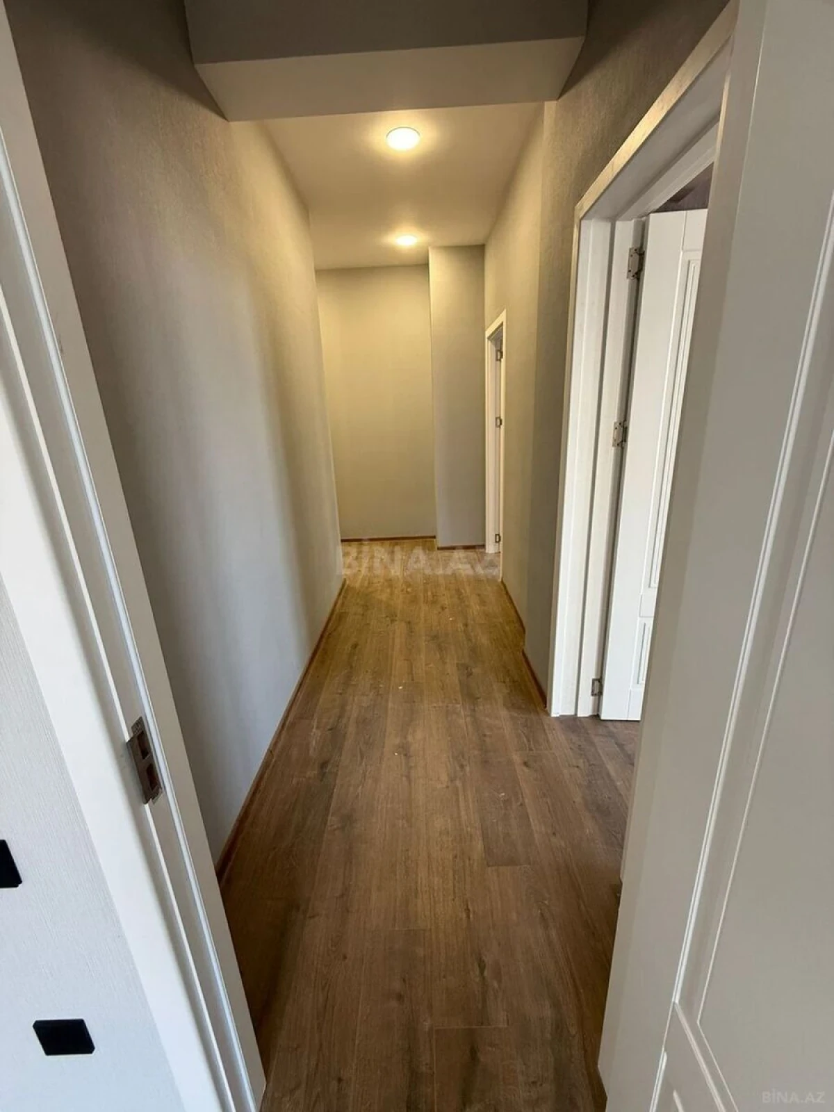 Satılır 2 otaqlı mənzil 87 m²