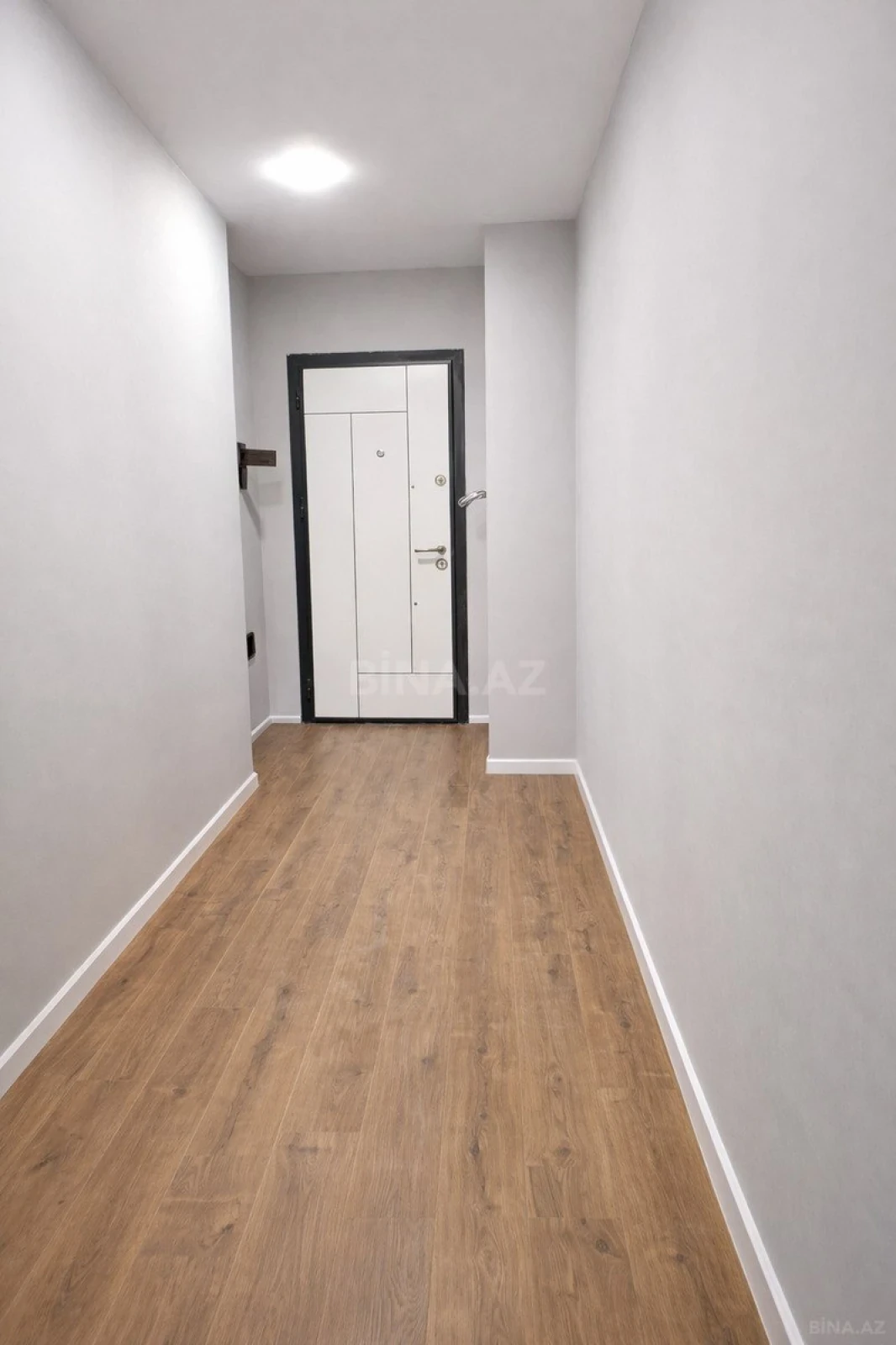 Satılır 2 otaqlı mənzil 87 m²